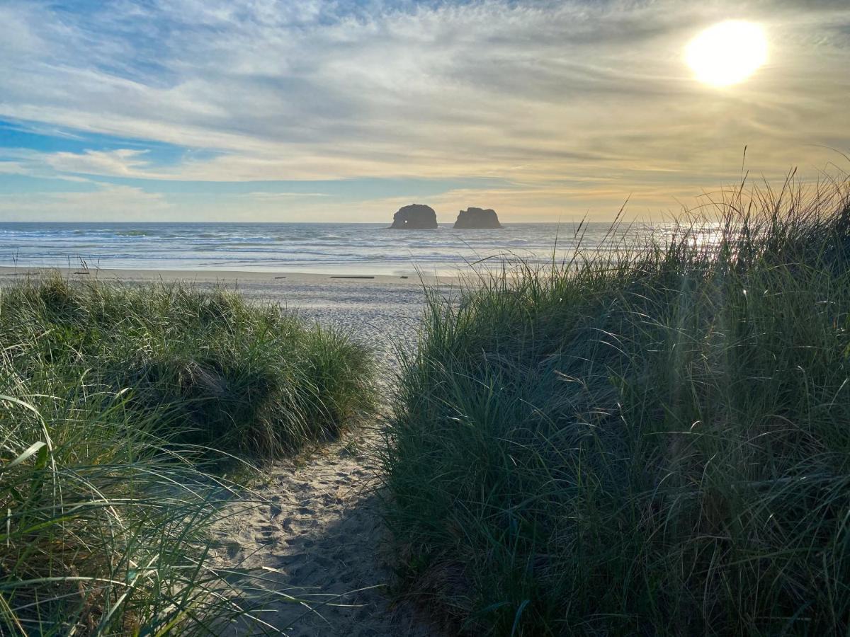 Rockaway Beach Vibes,Waterfront Oceanfront Rockaway Beach House Near Downtown,Wifi, Washer Dryer ภายนอก รูปภาพ